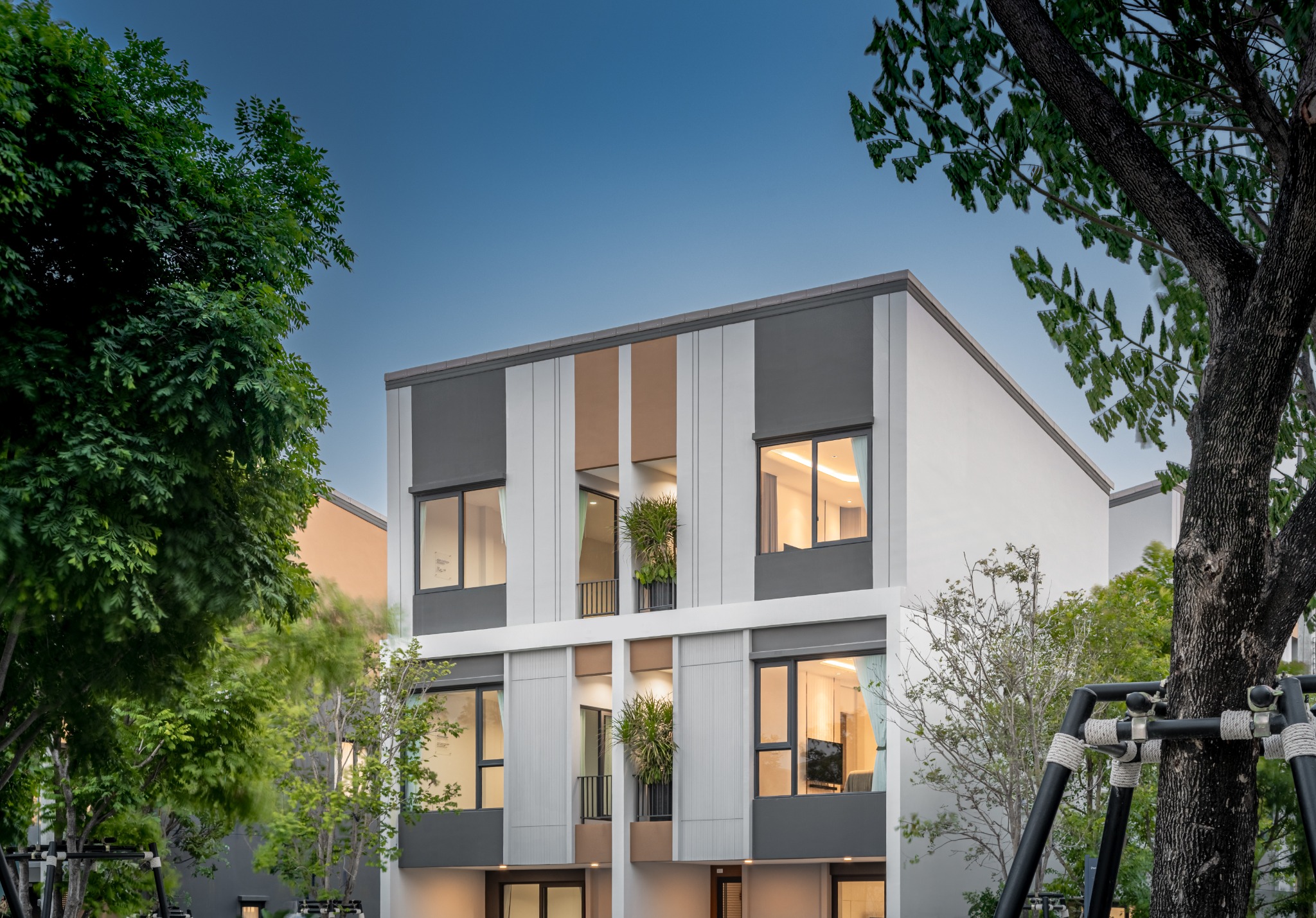 EDNA Baan Klang Muang Ratchaphruek–Nakhon In townhouse