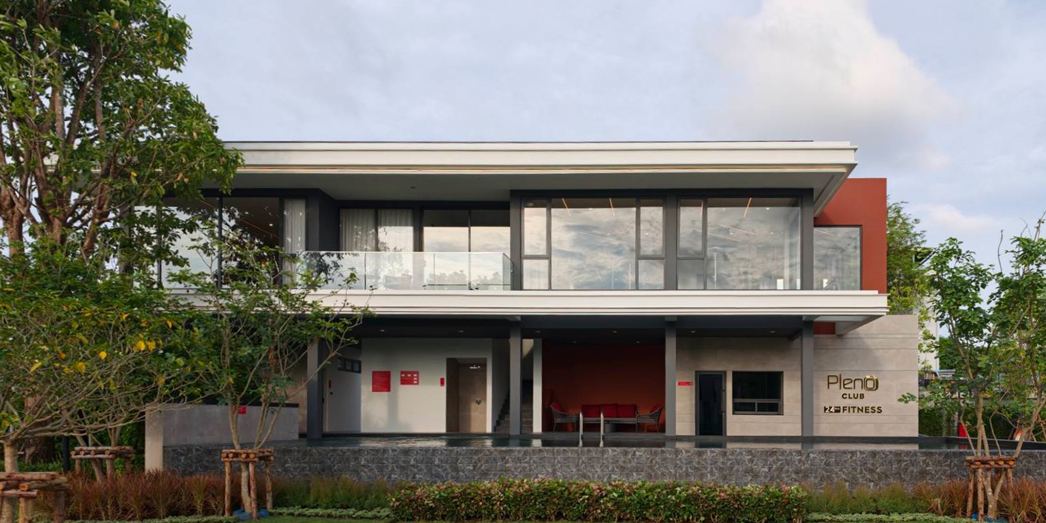 Pleno Phraek Sa–Sukhumvit clubhouse